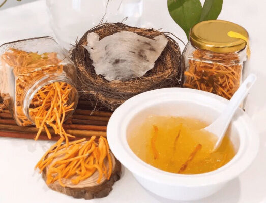 Cách chưng tổ yến với đông trùng hạ thảo Cách chưng tổ yến với đông trùng hạ thảo